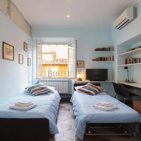 Holidays Banchi Vecchi Apartament *
